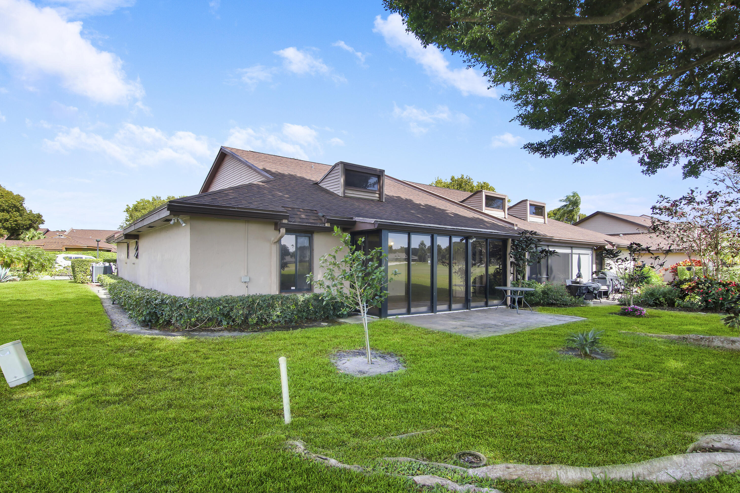 6716 Versailles Court