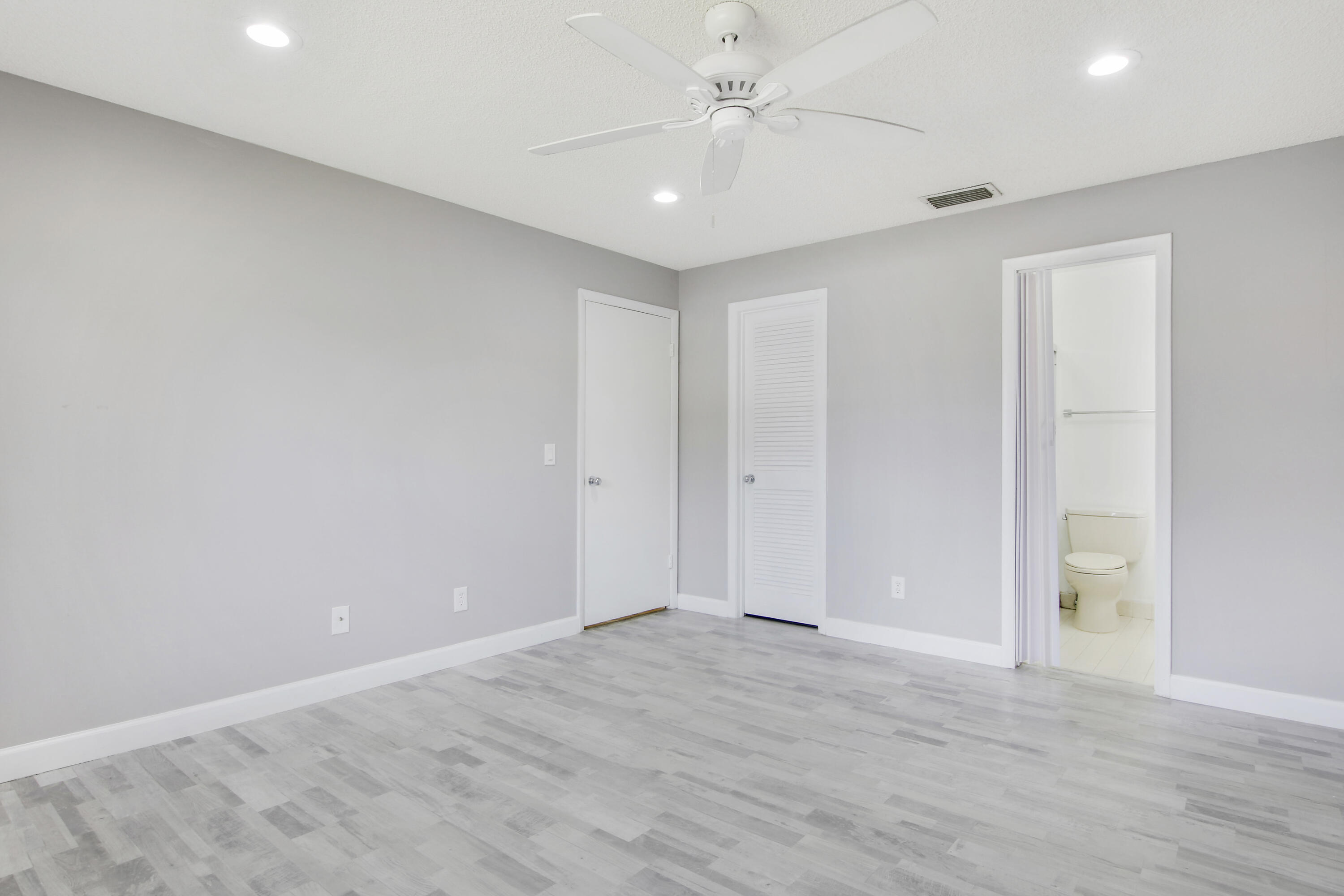 6716 Versailles Court