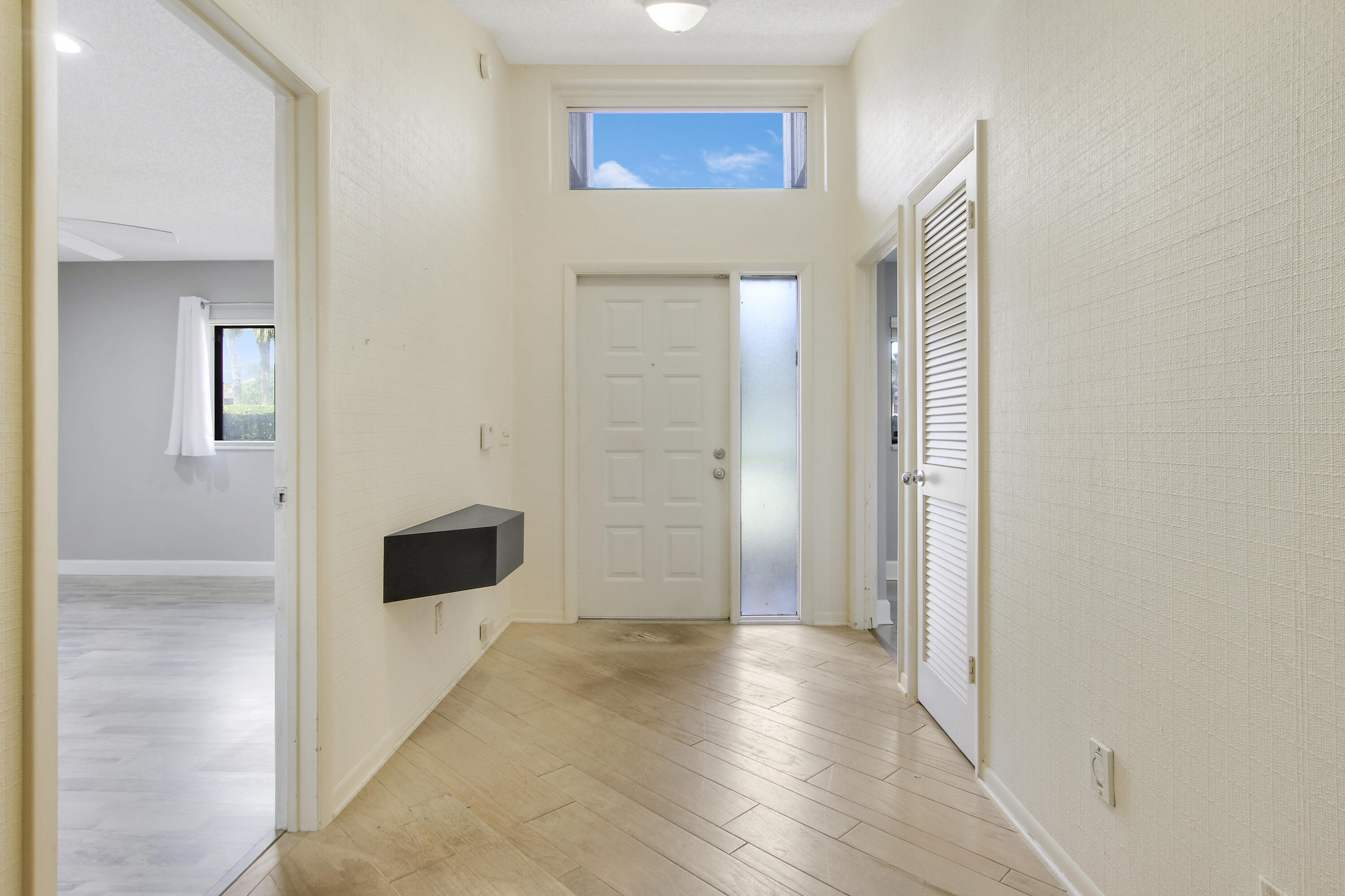 6716 Versailles Court