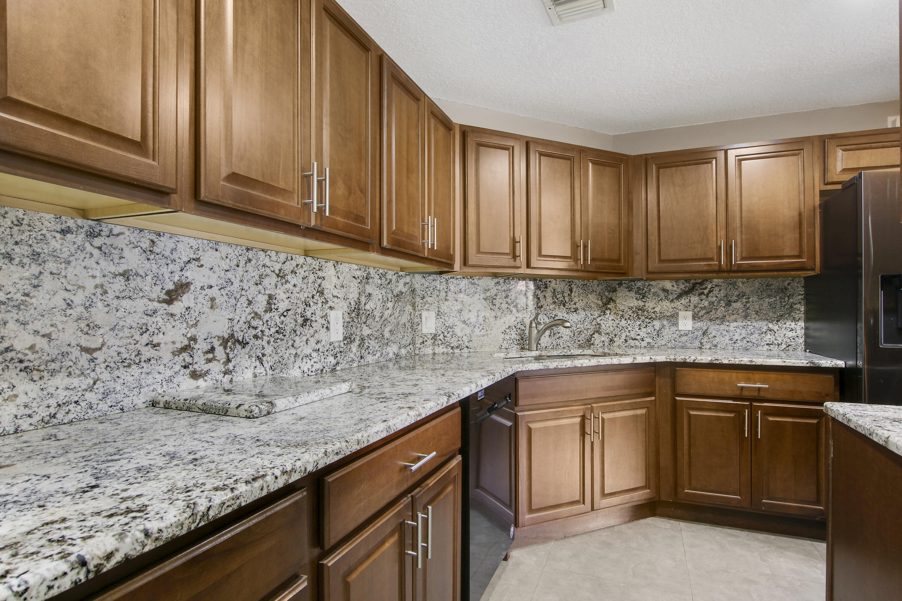 6716 Versailles Court