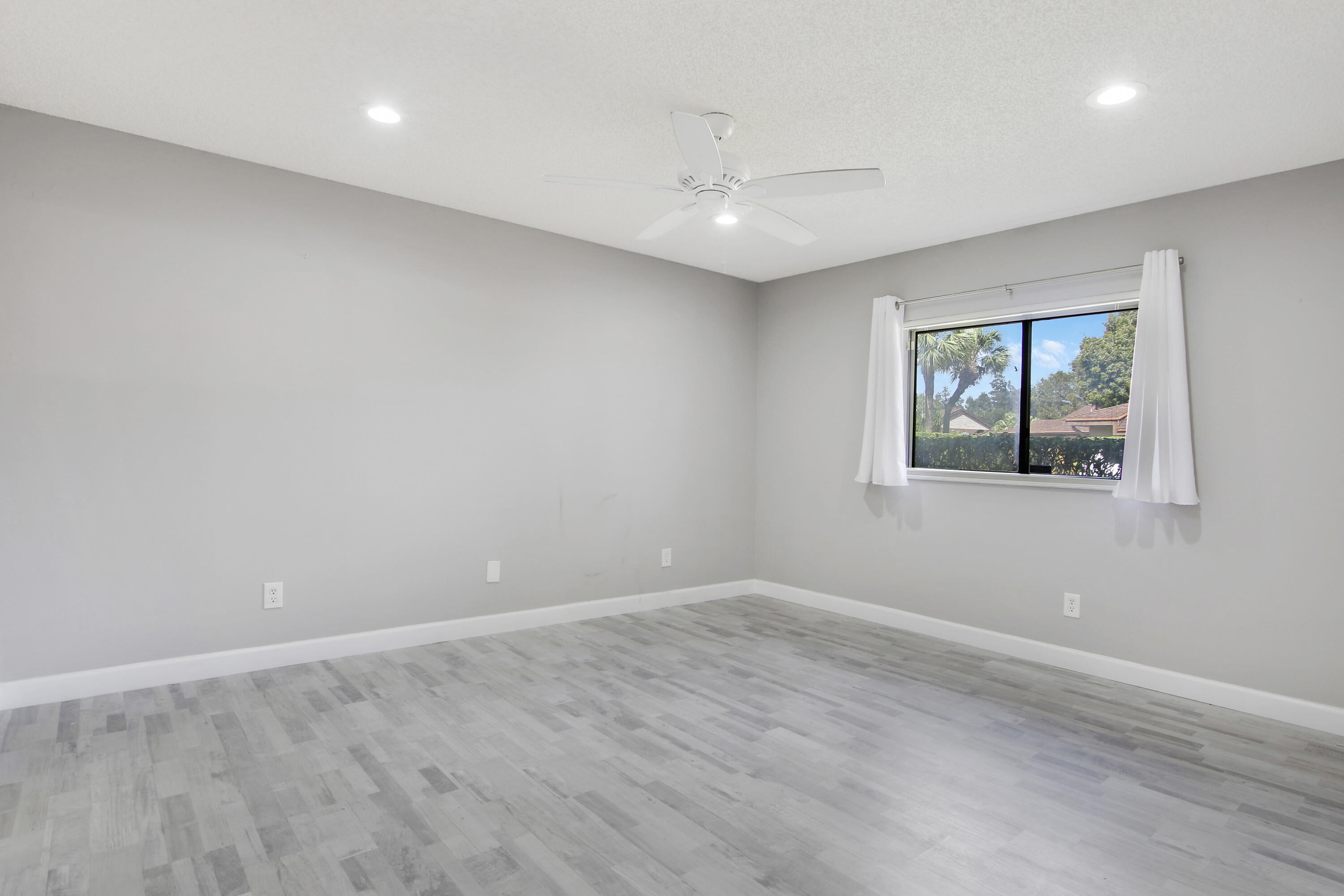 6716 Versailles Court