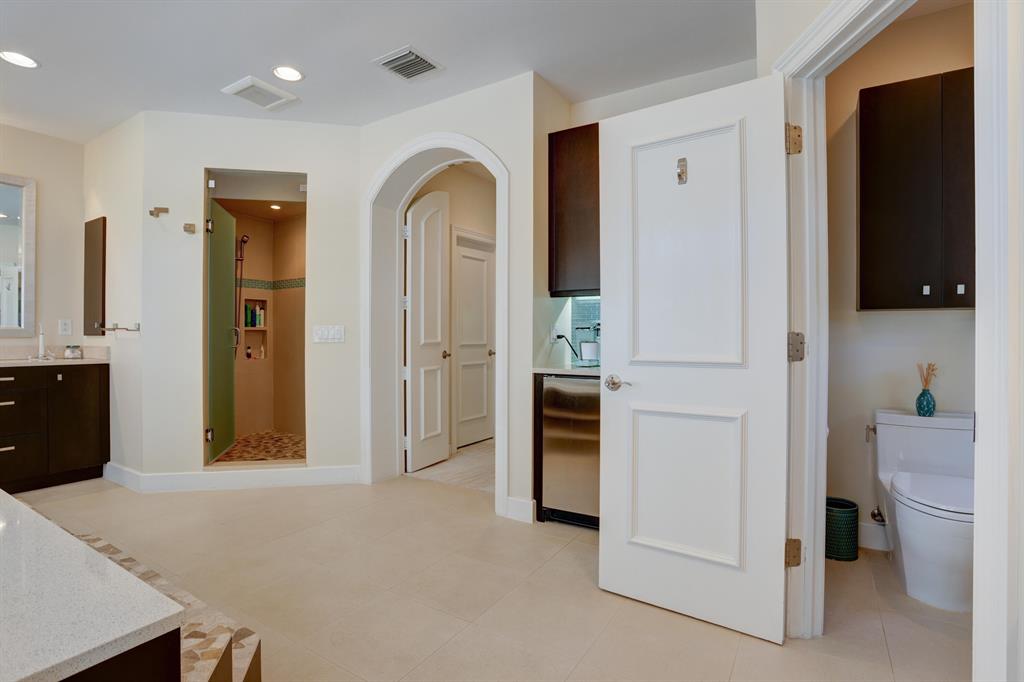 2401 NW 49th Lane
