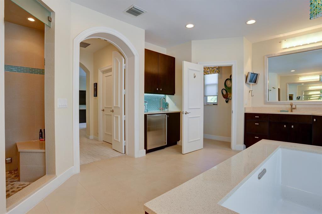 2401 NW 49th Lane