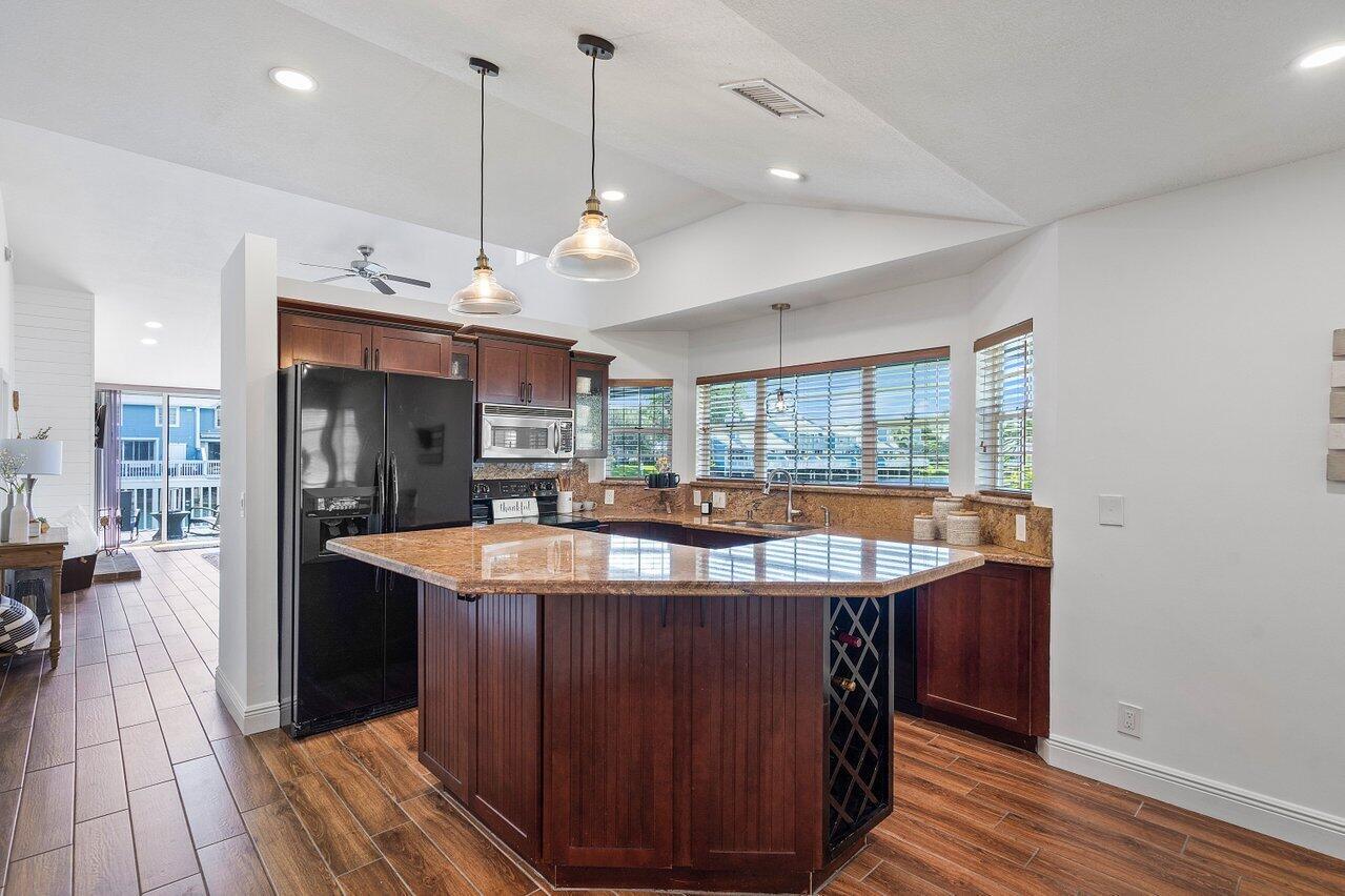 1514 Ocean Dunes Circle