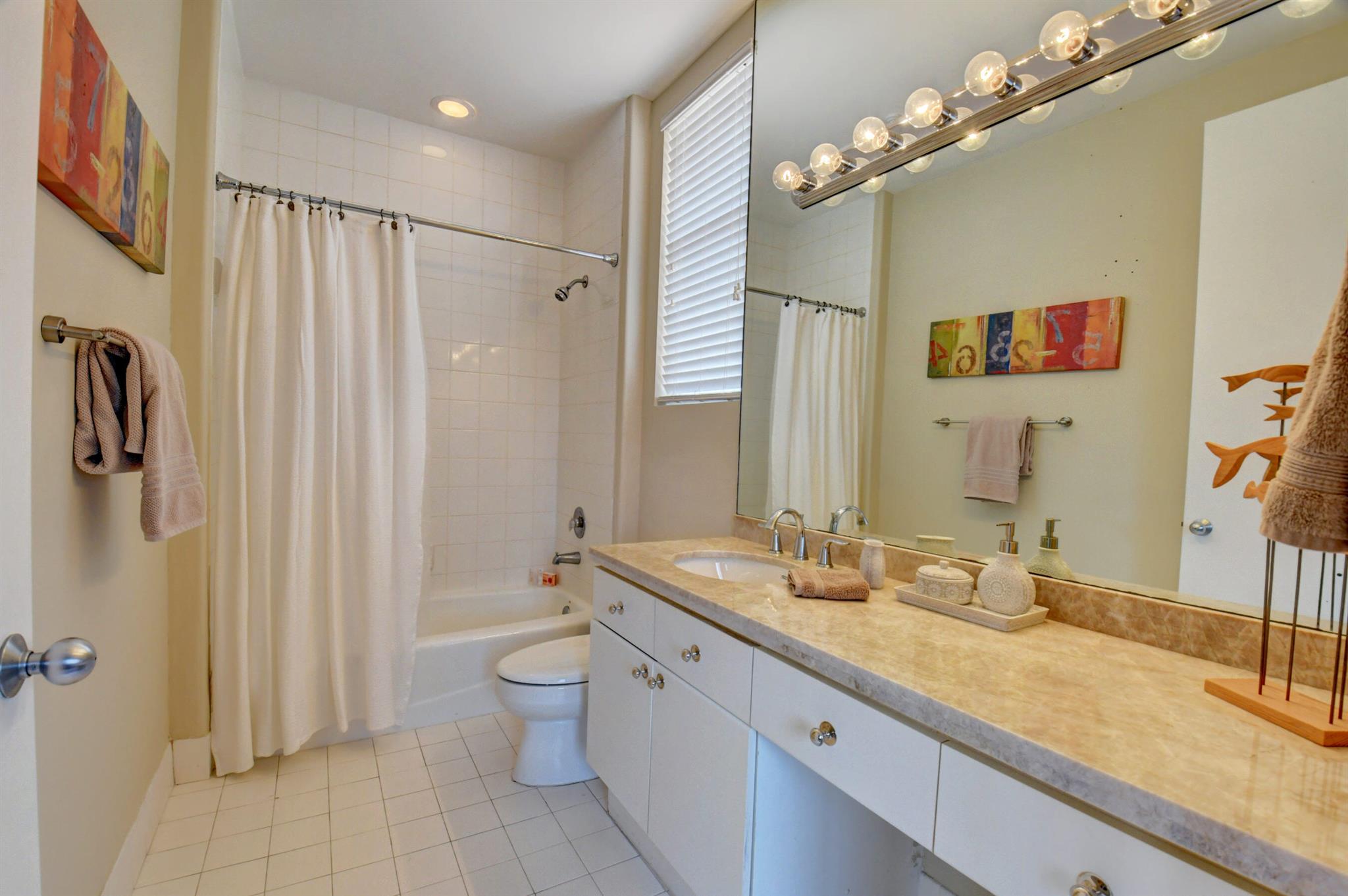 2464 NW 59th Street Unit: 1103