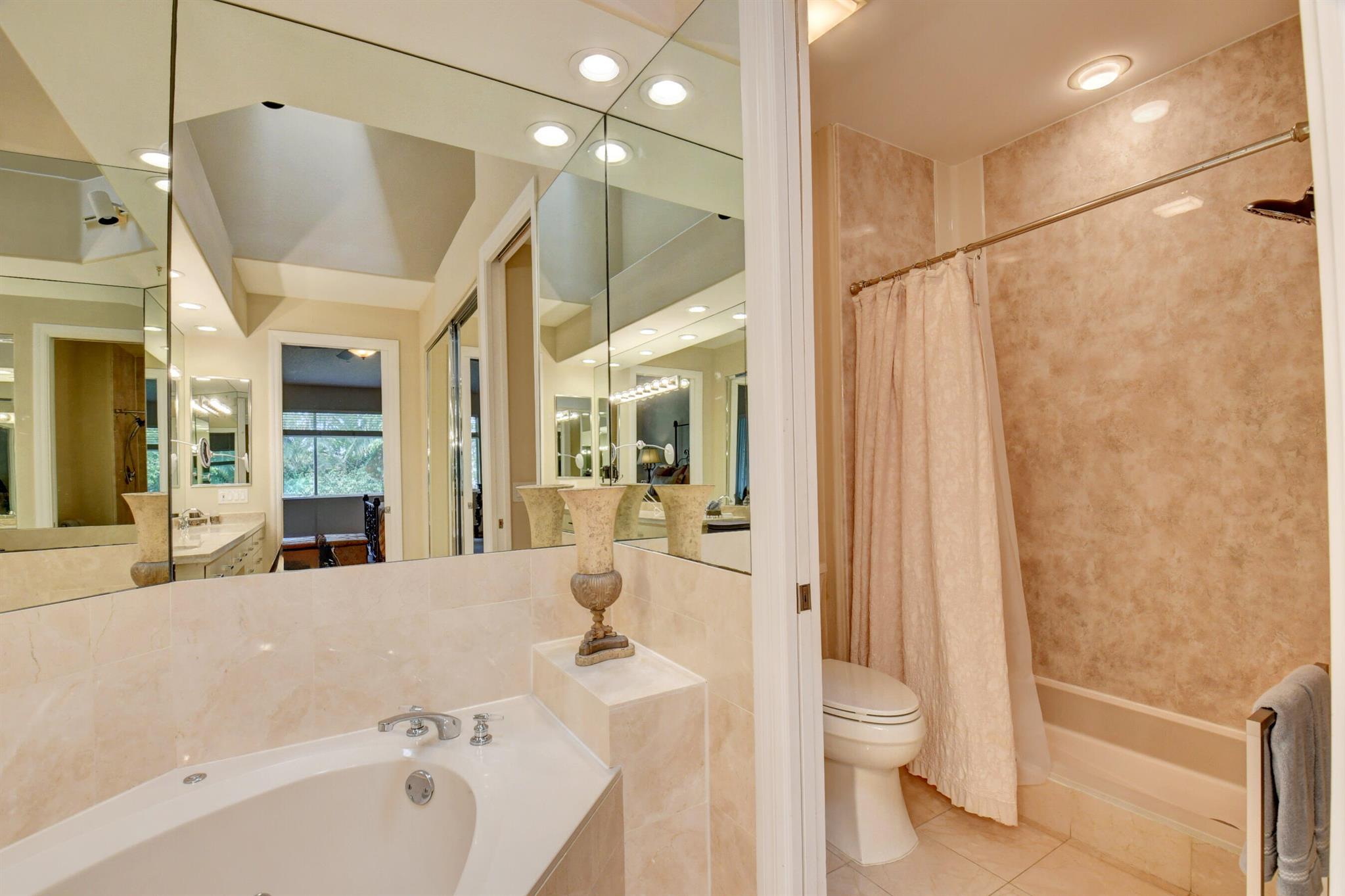 2464 NW 59th Street Unit: 1103