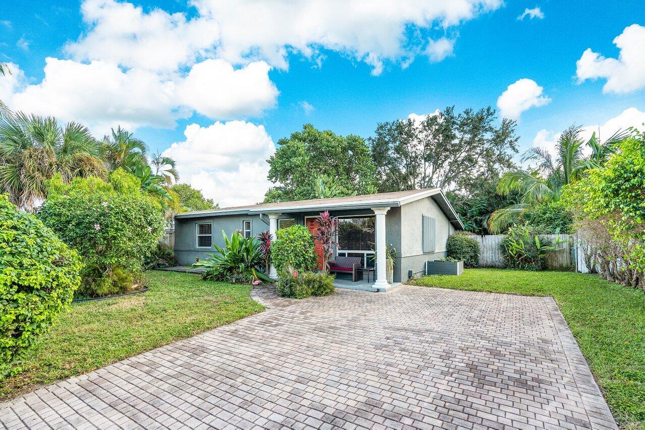 316 NW 28th Court