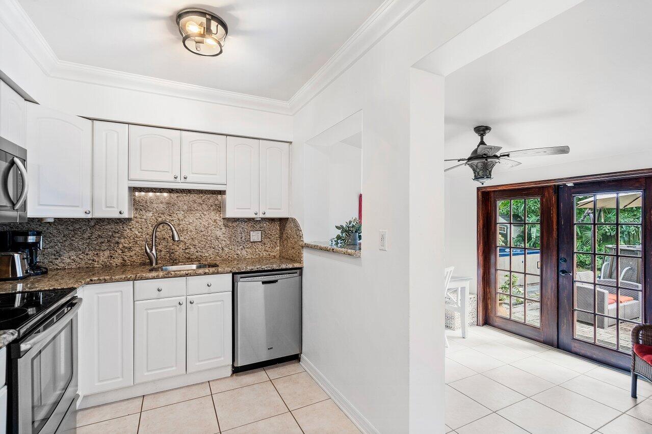 316 NW 28th Court