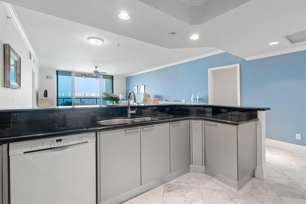 2650 Lake Shore Drive Unit: 702