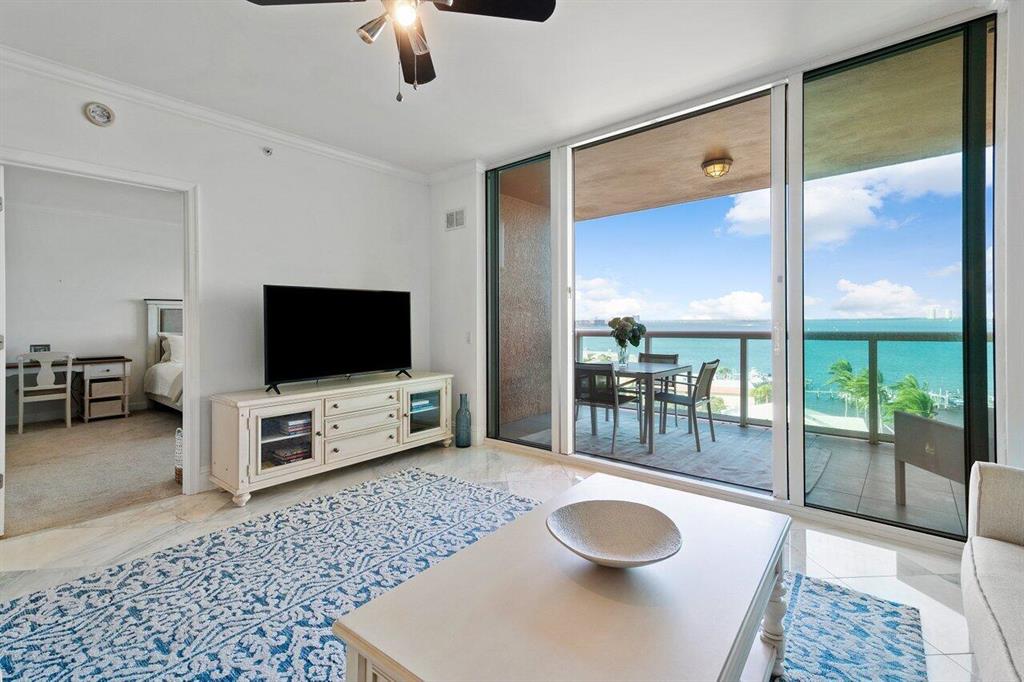 2650 Lake Shore Drive Unit: 702