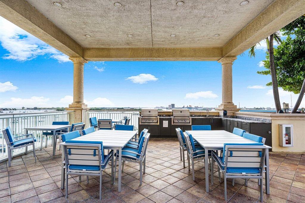 2650 Lake Shore Drive Unit: 702