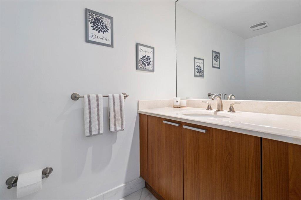 2650 Lake Shore Drive Unit: 702