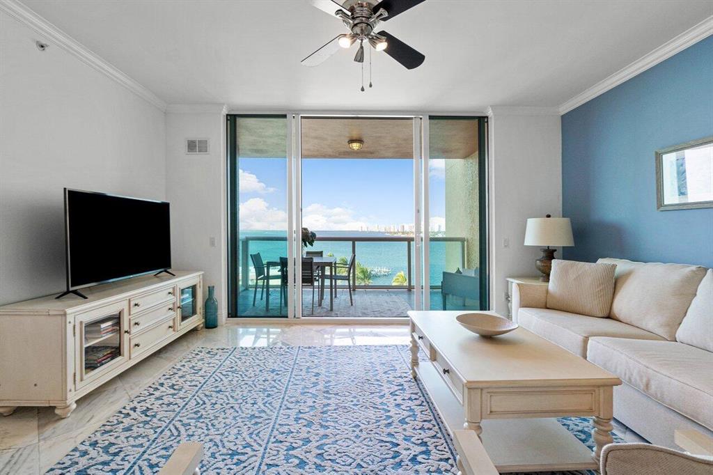 2650 Lake Shore Drive Unit: 702