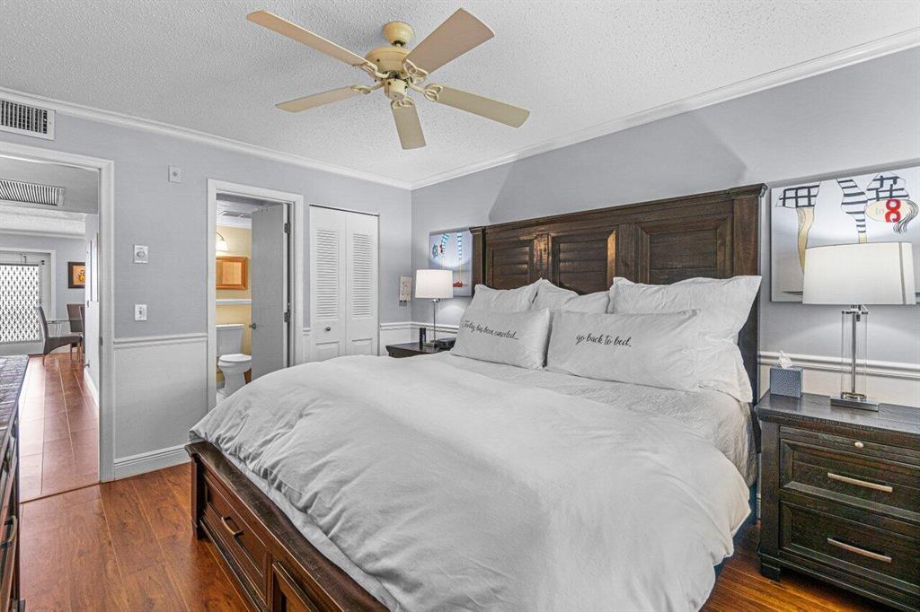 327 Markham O Unit: 327