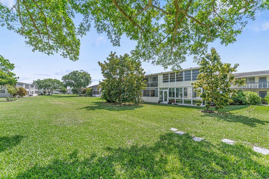 327 Markham O Unit: 327