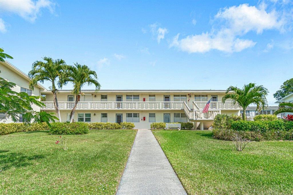 327 Markham O Unit: 327