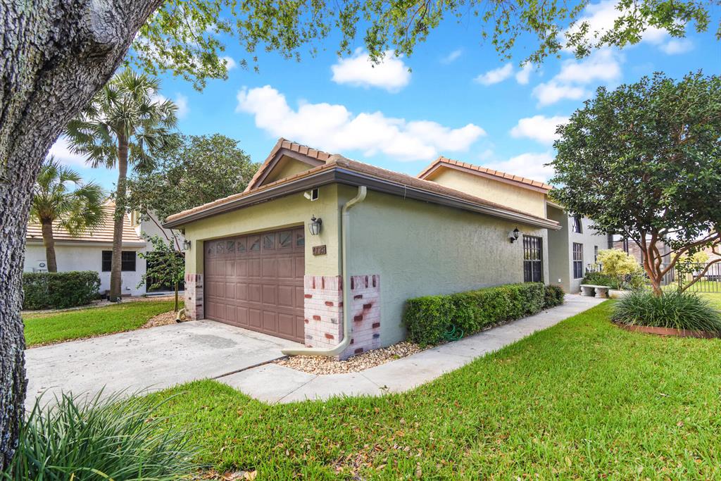 4725 Sherwood Forest Drive