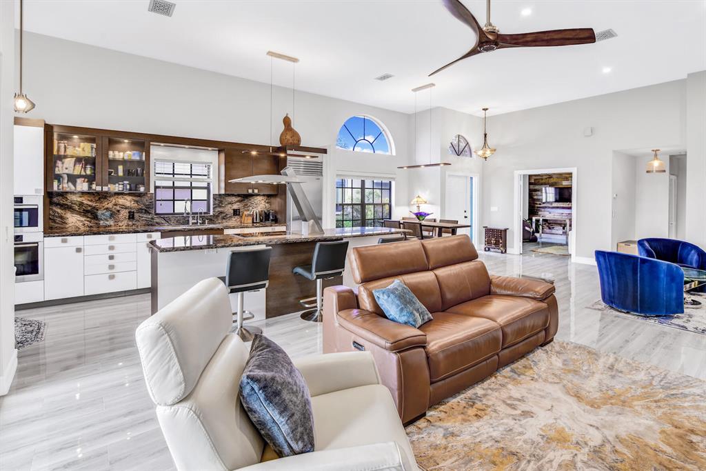 4725 Sherwood Forest Drive