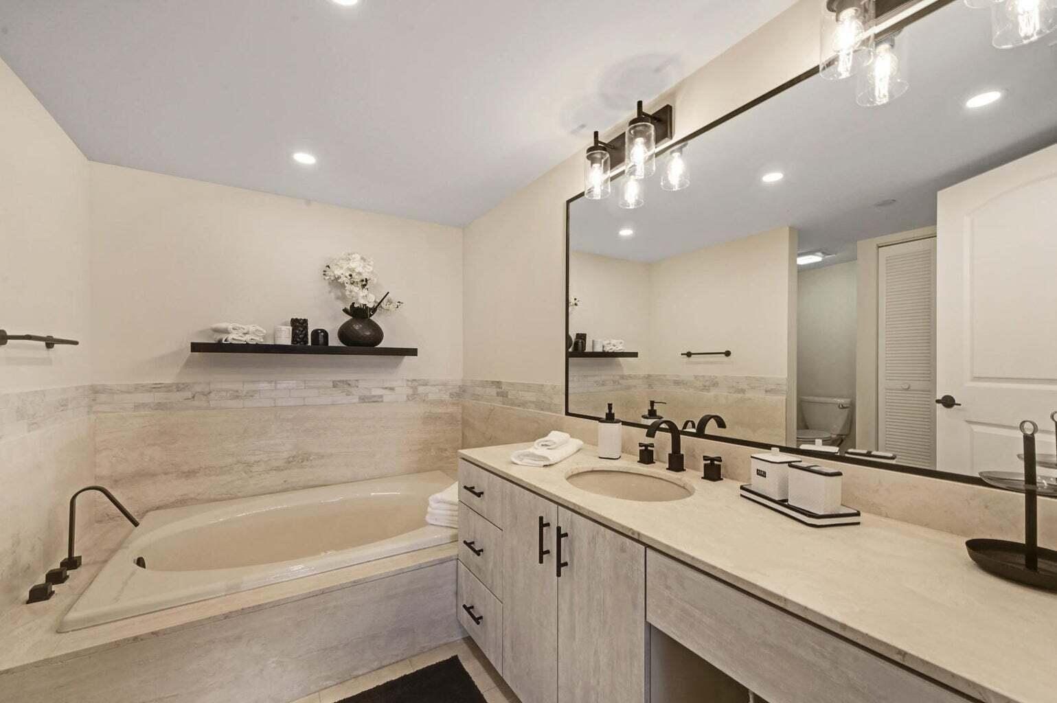 4201 N Ocean Boulevard Unit: 1605