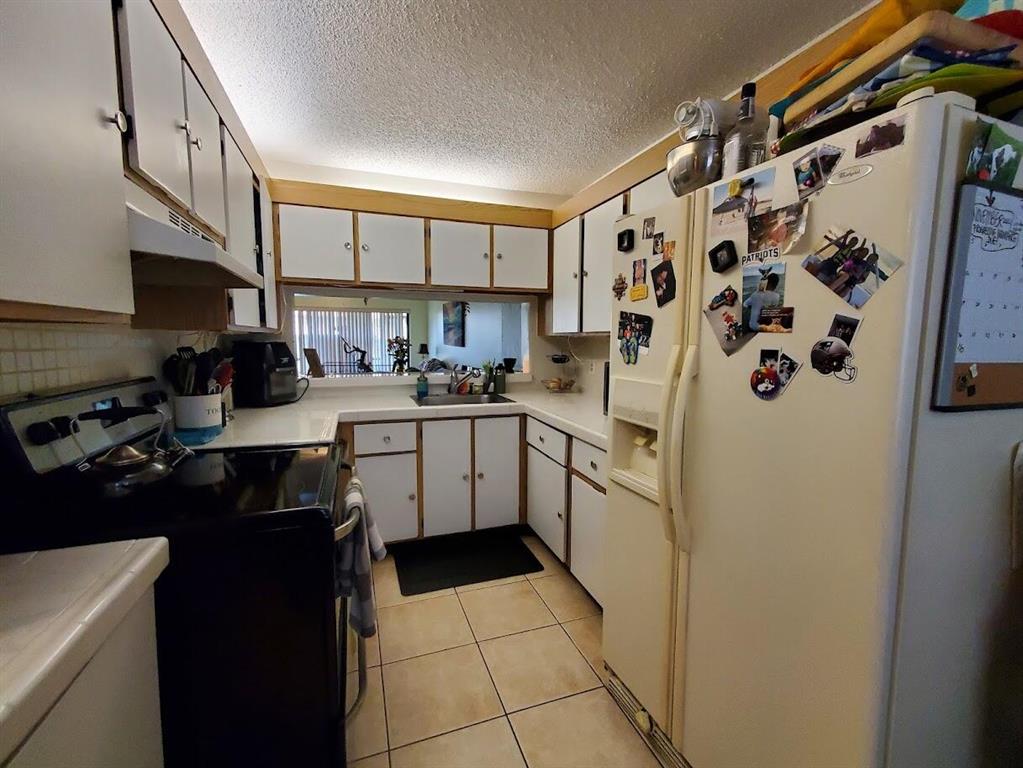 1101 Pinecrest Circle Unit: E