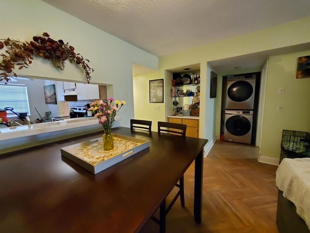 1101 Pinecrest Circle Unit: E