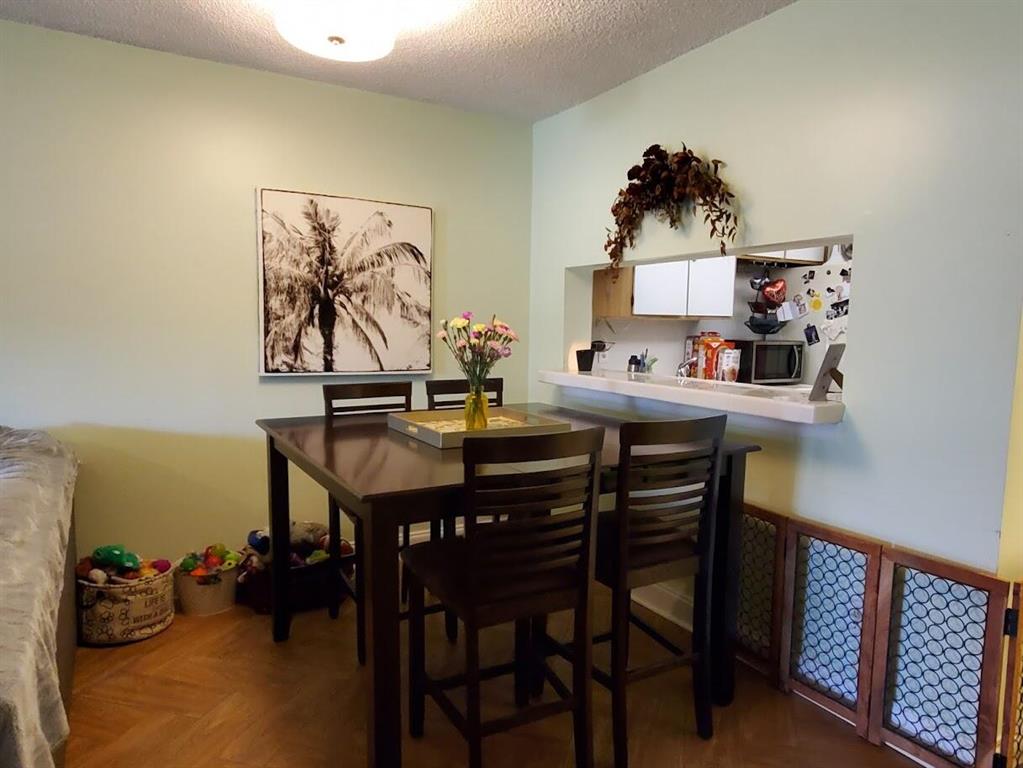 1101 Pinecrest Circle Unit: E