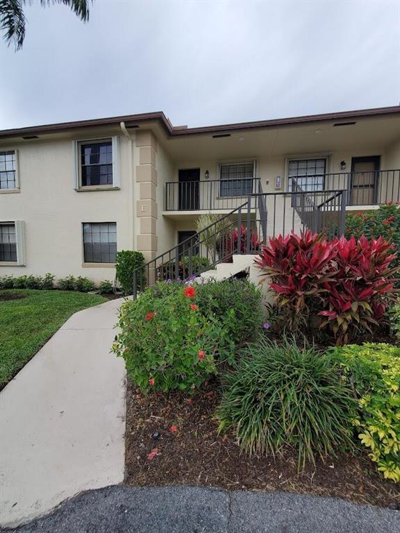 1101 Pinecrest Circle Unit: E