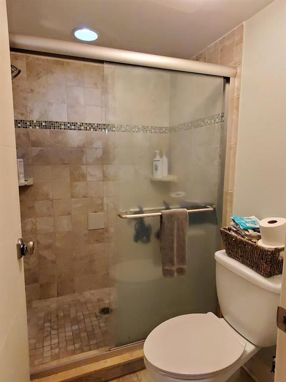 1101 Pinecrest Circle Unit: E