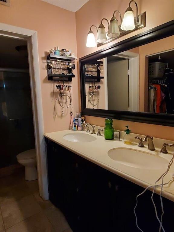 1101 Pinecrest Circle Unit: E