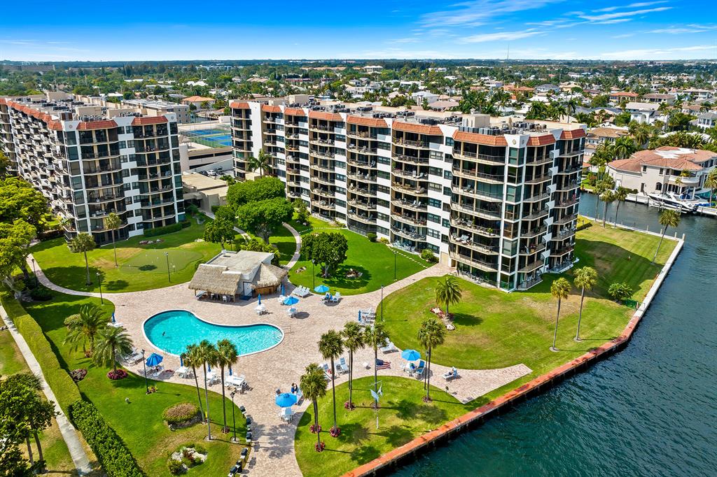 859 Jeffery Street Unit: 4050