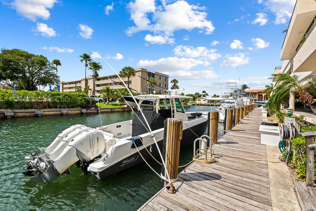 859 Jeffery Street Unit: 4050