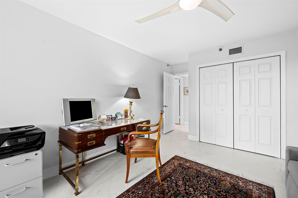 859 Jeffery Street Unit: 4050