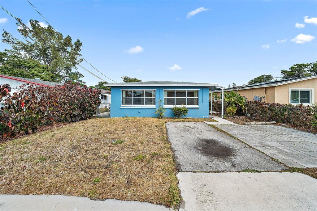 1658 W 10th Street
