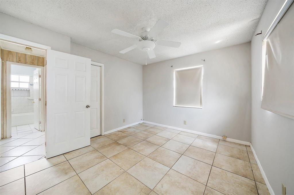 1658 W 10th Street