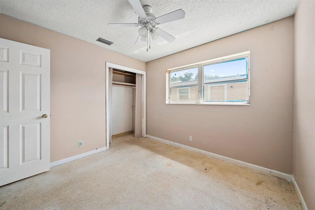 1658 W 10th Street