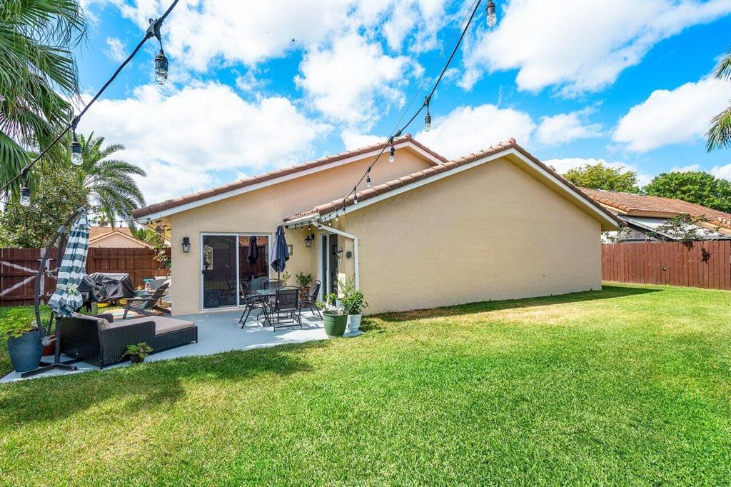 5380 Helene Circle