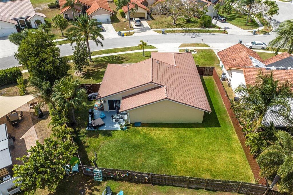 5380 Helene Circle