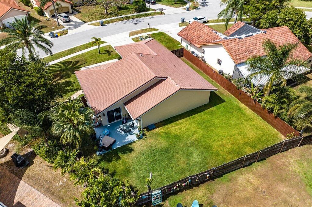 5380 Helene Circle