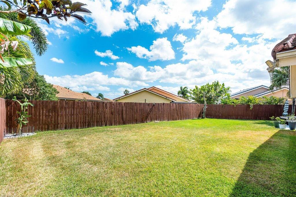 5380 Helene Circle