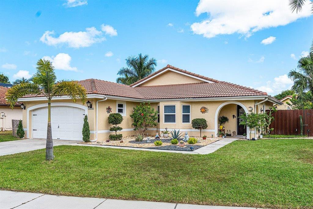 5380 Helene Circle