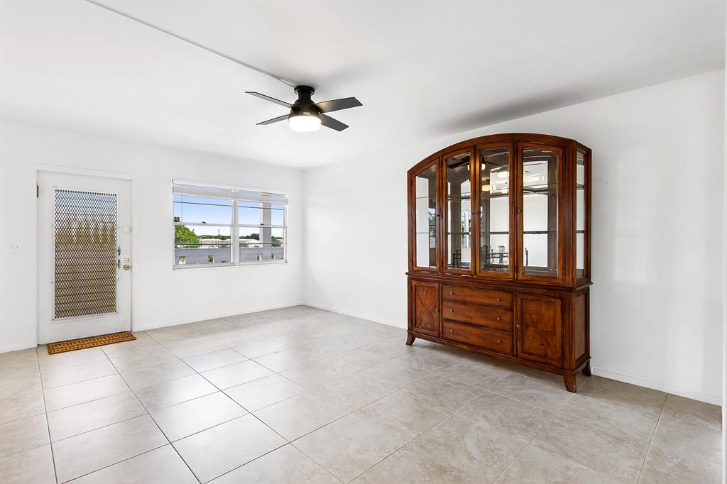 4087 Exeter E Unit: 4087