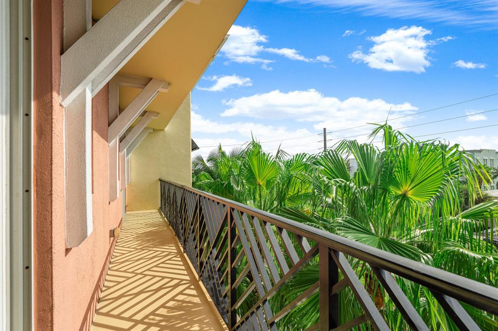 235 NE 1st Street Unit: 408