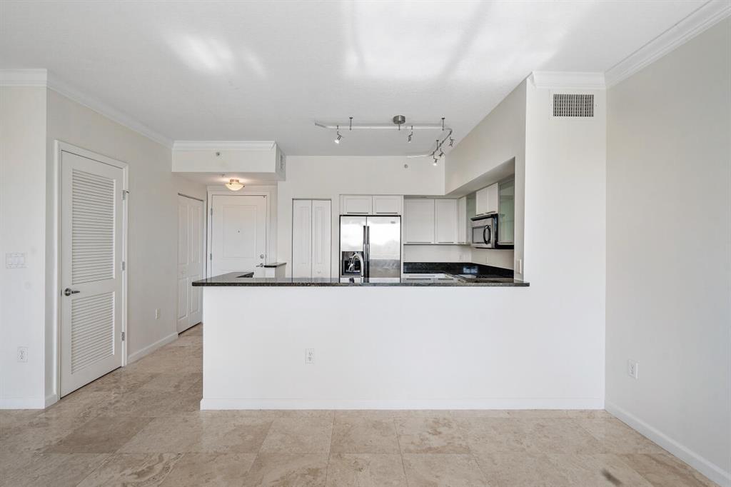 235 NE 1st Street Unit: 408