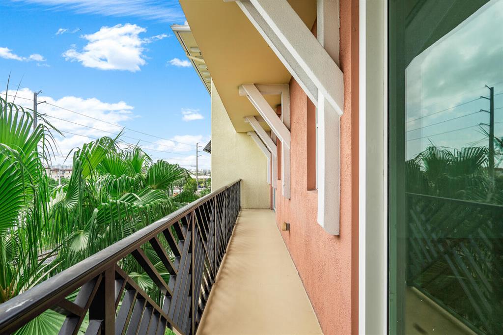 235 NE 1st Street Unit: 408