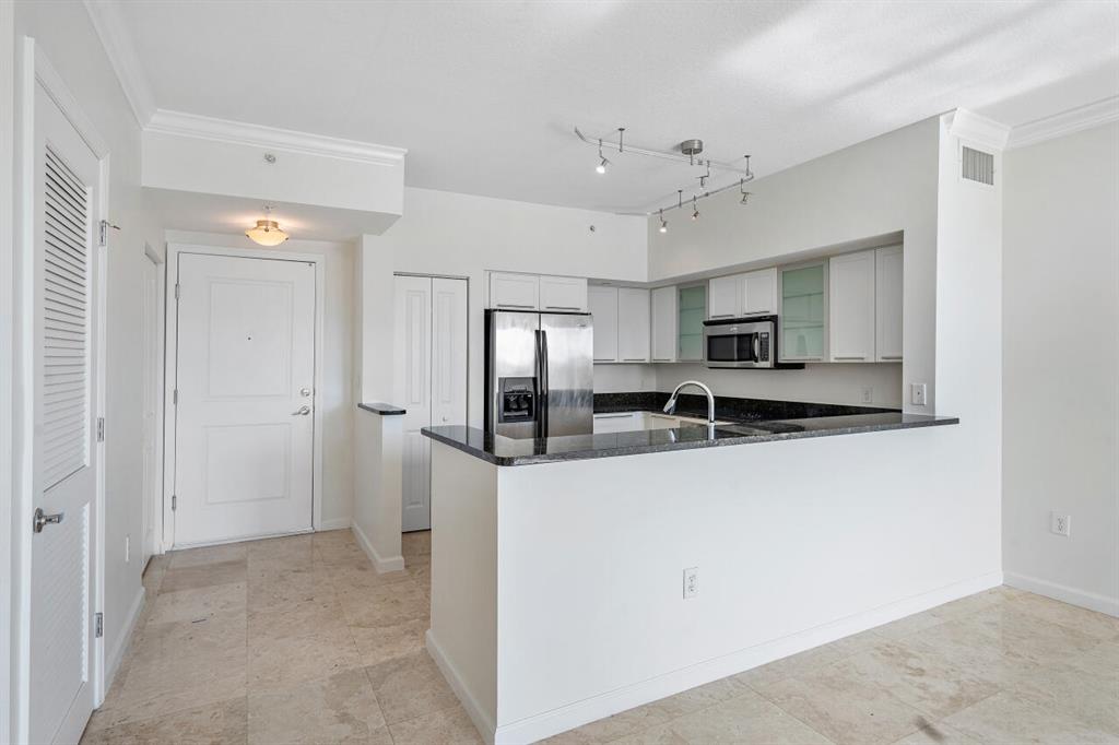 235 NE 1st Street Unit: 408