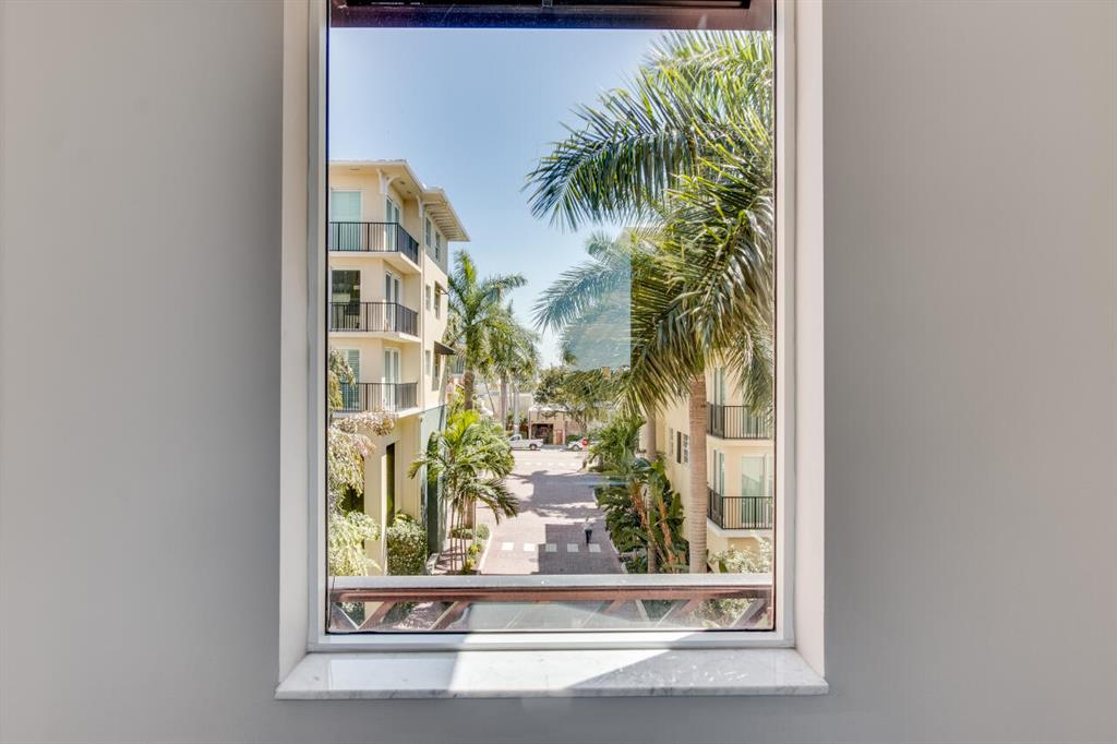 235 NE 1st Street Unit: 408