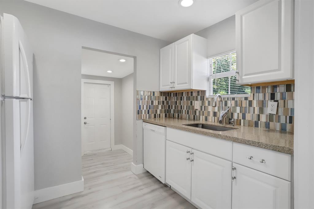 38 SW 8th Avenue