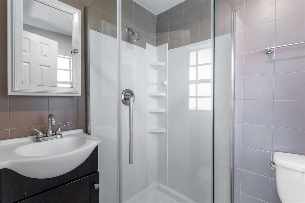 38 SW 8th Avenue