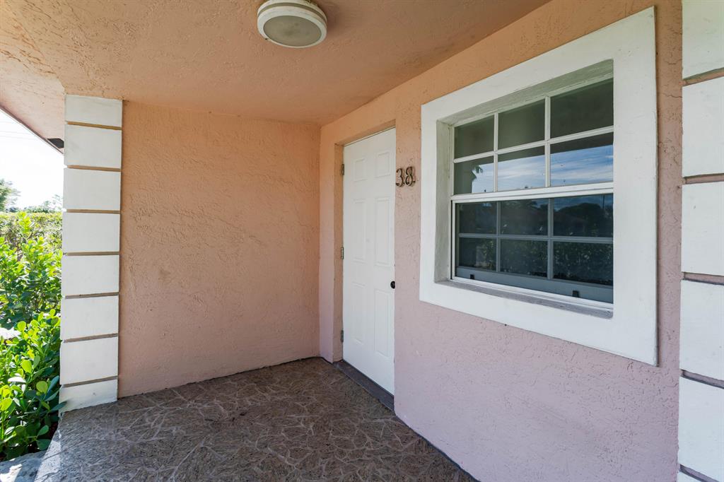 38 SW 8th Avenue
