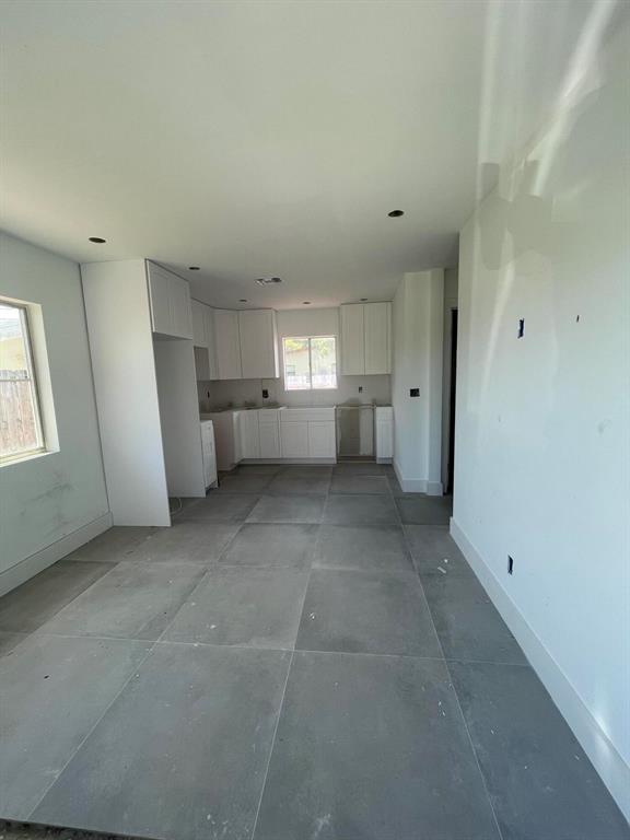 38 SW 8th Avenue